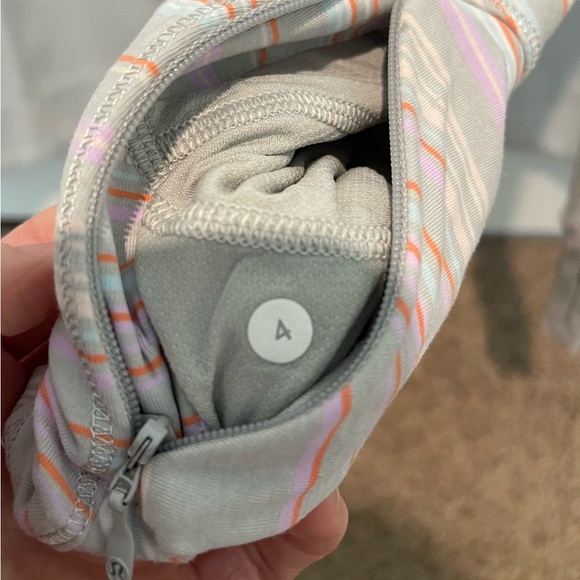 Lululemon Half Zip size 4 - Picture 9 of 10